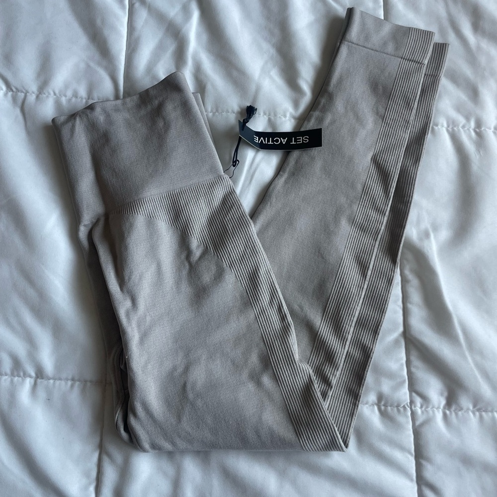 BNWT SET Active Leggings